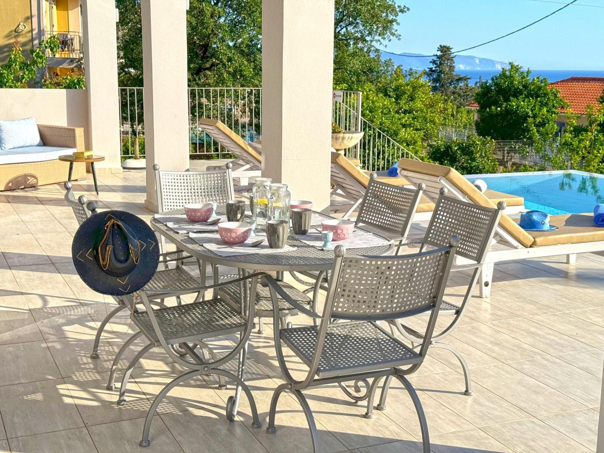 Effi Lourdata Villa Lourdata (Kefalonia)